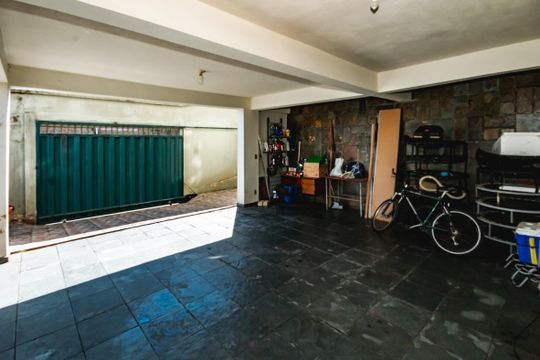 Garagem de casa à venda com 4 quartos, 386m² em Copacabana, Belo Horizonte