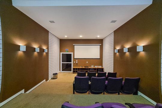 Área comum - Cinema de apartamento à venda com 2 quartos, 97m² em Vila Leonor, São Paulo