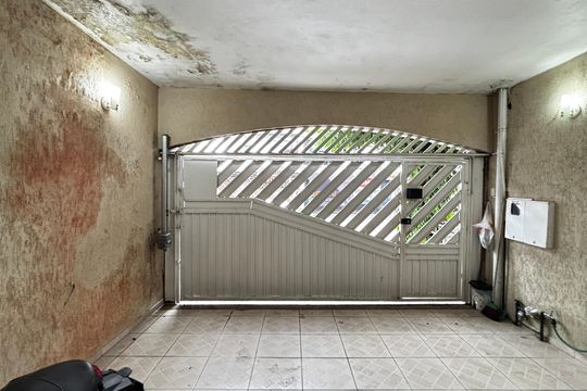 Garagem de casa à venda com 4 quartos, 223m² em Jardim Rina, Santo André