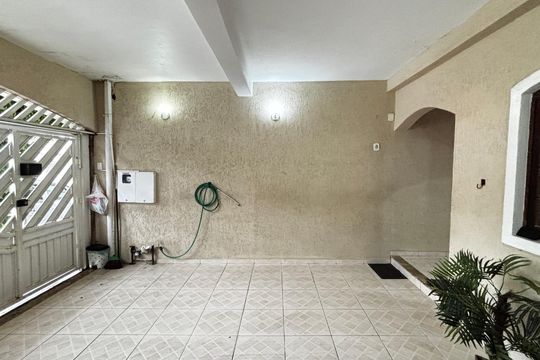 Garagem de casa à venda com 4 quartos, 223m² em Jardim Rina, Santo André
