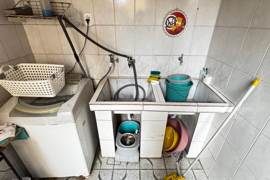 Área de Serviço de casa à venda com 4 quartos, 223m² em Jardim Rina, Santo André