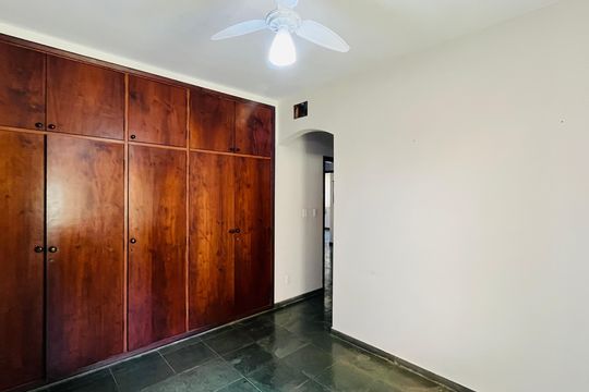 Casa à venda com 4 quartos, 270m² em Jardim Chapadão, Campinas