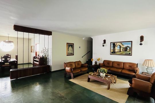 Casa à venda com 4 quartos, 270m² em Jardim Chapadão, Campinas