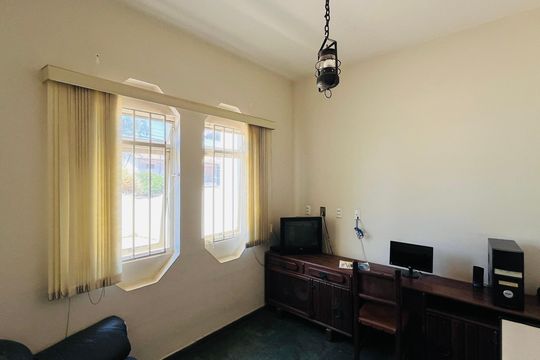 Casa à venda com 4 quartos, 270m² em Jardim Chapadão, Campinas
