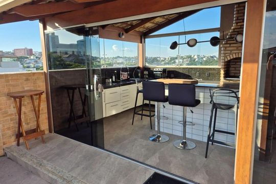 Área externa de apartamento à venda com 3 quartos, 120m² em Cabral, Contagem