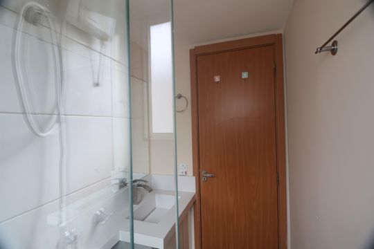 Banheiro de apartamento para alugar com 2 quartos, 42m² em São José, Canoas