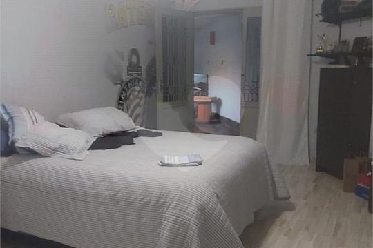 Casa à venda com 3 quartos, 223m² em Jardim Guanca, São Paulo