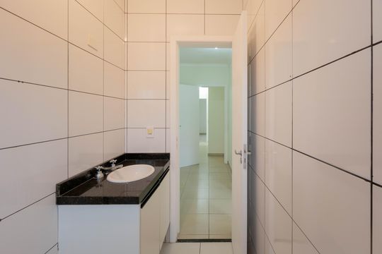 Banheiro da Suíte 1 de casa à venda com 3 quartos, 129m² em Jardim Ernestina, São Paulo