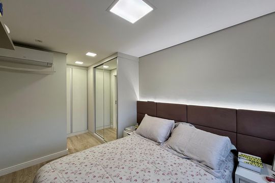 Suíte  de apartamento à venda com 2 quartos, 68m² em Jardim Dom Bosco, São Paulo