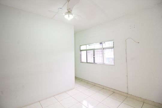 Sala de casa para alugar com 2 quartos, 102m² em Jardim Vista Alegre, São Paulo