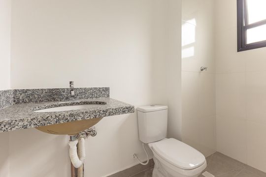 Banheiro de kitnet/studio à venda com 1 quarto, 32m² em Bosque da Saúde, São Paulo