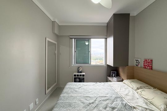 Suíte de apartamento para alugar com 2 quartos, 75m² em Vila Alzira, Guarujá