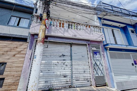 Fachada com Placa de casa à venda com 1 quarto, 40m² em Jardim Maringa, São Paulo
