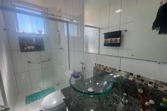 Banheiro de apartamento à venda com 3 quartos, 79m² em Inconfidentes, Contagem