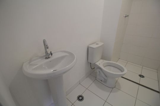 Banheiro de apartamento para alugar com 2 quartos, 33m² em Vila Andrade, São Paulo