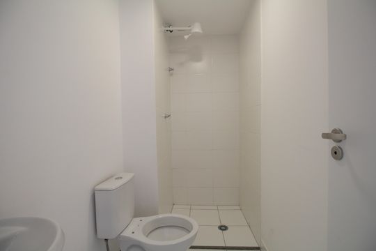 Banheiro de apartamento para alugar com 2 quartos, 33m² em Vila Andrade, São Paulo