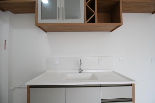 Cozinha de apartamento para alugar com 2 quartos, 33m² em Vila Andrade, São Paulo