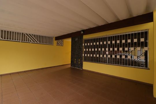 Garagem de casa à venda com 3 quartos, 145m² em Silveira, Santo André