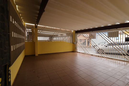 Garagem de casa à venda com 3 quartos, 145m² em Silveira, Santo André