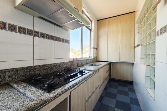 Cozinha de apartamento para alugar com 3 quartos, 180m² em Bairro da Glória, Contagem