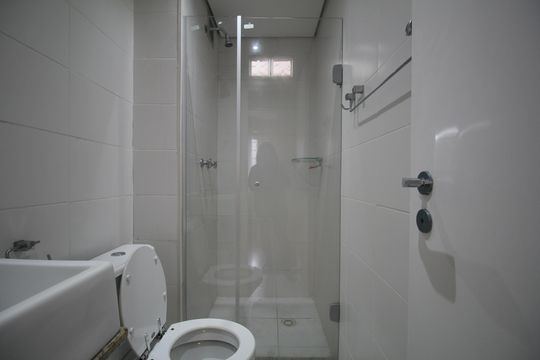 Banheiro  de apartamento para alugar com 2 quartos, 51m² em Morumbi, São Paulo