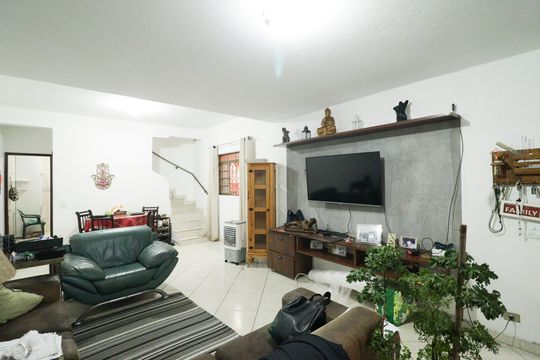 Sala de casa para alugar com 3 quartos, 250m² em Conjunto Residencial Novo Pacaembu, São Paulo