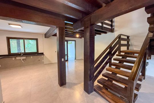 Sala de casa de condomínio à venda com 3 quartos, 345m² em Cavalhada, Porto Alegre