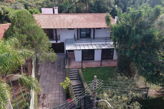 Área externa de casa de condomínio à venda com 3 quartos, 345m² em Cavalhada, Porto Alegre