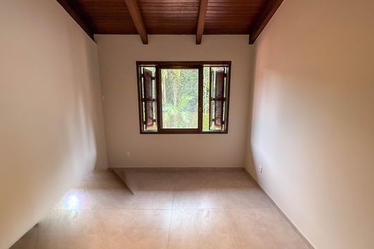 Quarto de casa de condomínio à venda com 3 quartos, 345m² em Cavalhada, Porto Alegre