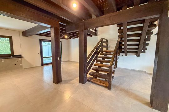 Casa de Condomínio à venda com 3 quartos, 345m² em Cavalhada, Porto Alegre