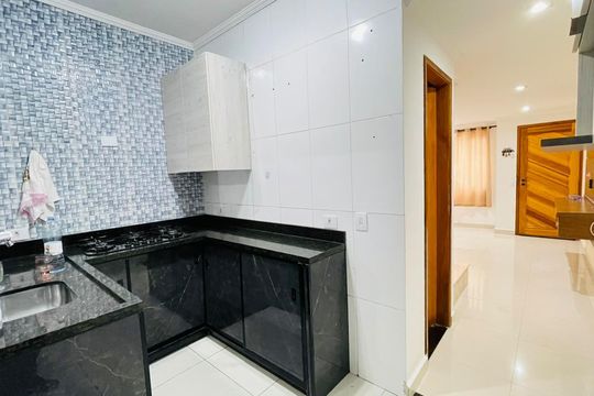 Cozinha de casa de condomínio para alugar com 2 quartos, 85m² em Chácara Real (caucaia do Alto), Cotia
