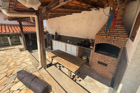Churrasqueira de casa para alugar com 3 quartos, 220m² em Ribeiro de Abreu, Belo Horizonte
