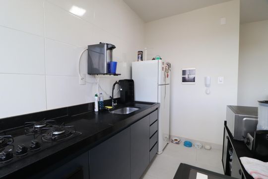 Cozinha de apartamento para alugar com 2 quartos, 43m² em Alto Umuarama, Uberlândia