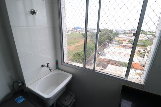 Cozinha e Área de Serviço de apartamento para alugar com 2 quartos, 43m² em Alto Umuarama, Uberlândia