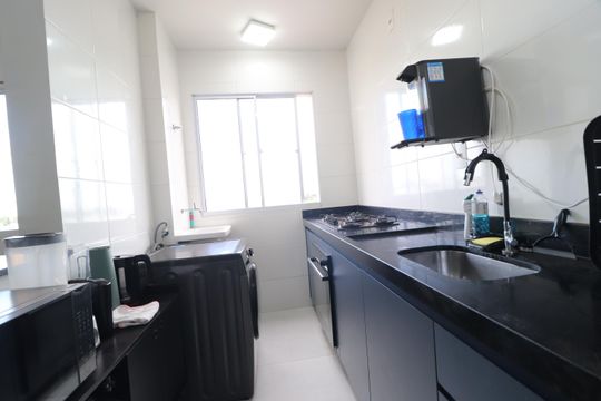 Cozinha de apartamento para alugar com 2 quartos, 43m² em Alto Umuarama, Uberlândia