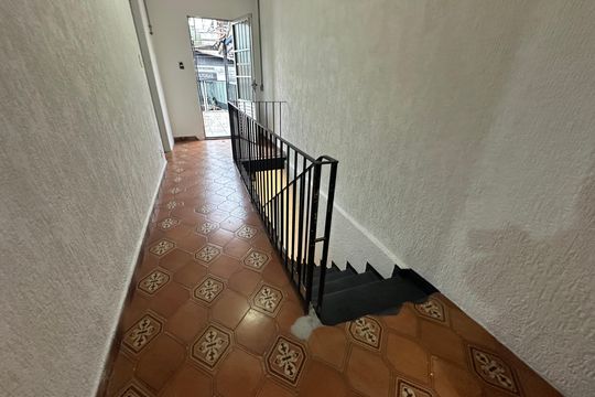 Escada de casa para alugar com 2 quartos, 250m² em Vila Sao Jorge, Barueri