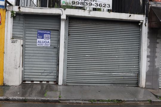 Fachada de casa para alugar com 2 quartos, 250m² em Vila Sao Jorge, Barueri