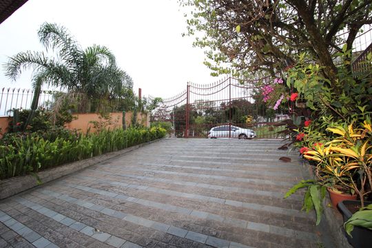 Garagem de casa à venda com 5 quartos, 299m² em Cidade Líder, São Paulo