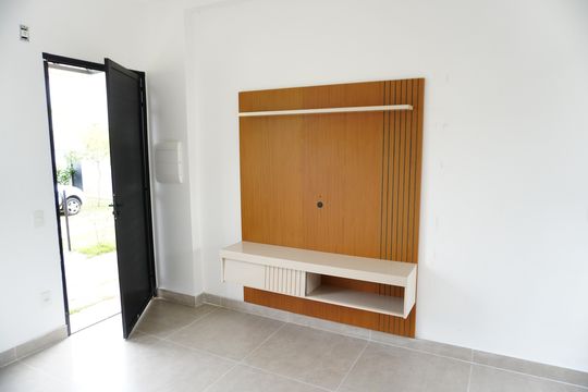  Sala de casa de condomínio para alugar com 2 quartos, 74m² em Jardim Pacaembu, Americana