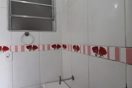 Banheiro de casa para alugar com 1 quarto, 140m² em Jardim Felicidade, Belo Horizonte