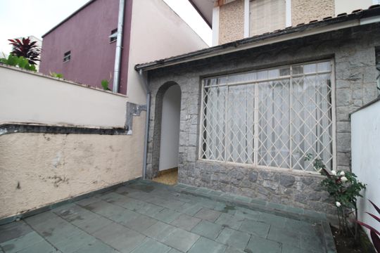 Garagem de casa à venda com 2 quartos, 120m² em Santana, São Paulo
