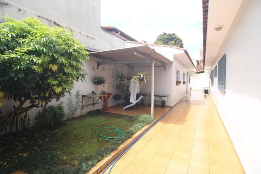 Quintal fundos da casa de casa à venda com 4 quartos, 420m² em Vila da Saúde, São Paulo