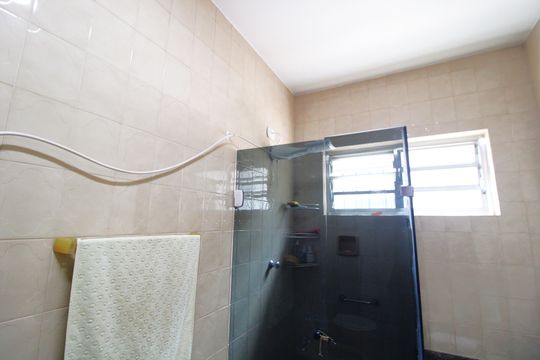 Banheiro comum de casa à venda com 4 quartos, 420m² em Vila da Saúde, São Paulo