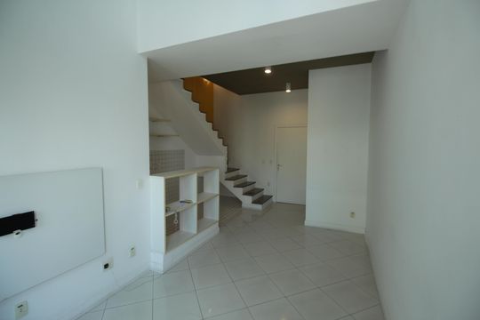 Sala de apartamento para alugar com 2 quartos, 130m² em Gonzaga, Santos