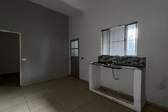 Casa para alugar com 1 quarto, 45m² em Parque Florida, Carapicuíba