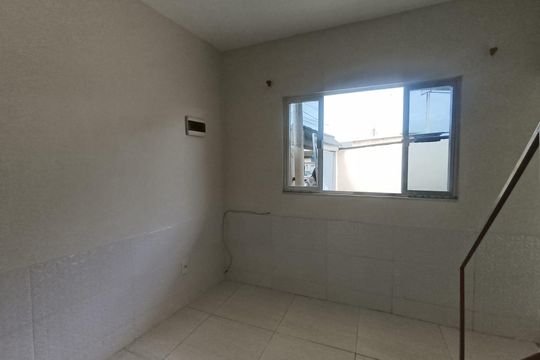 Casa para alugar com 2 quartos, 80m² em Vila Santa Teresinha de Jesus, Nova Iguaçu