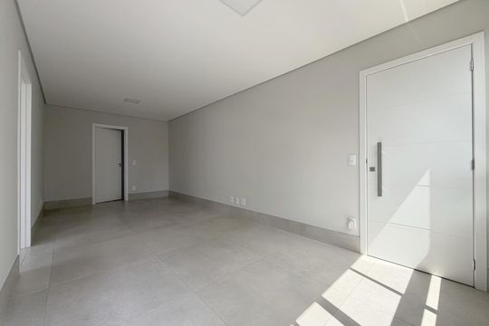 Apartamento à venda com 3 quartos, 176m² em Prado, Belo Horizonte