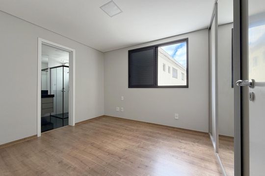 Apartamento à venda com 3 quartos, 176m² em Prado, Belo Horizonte