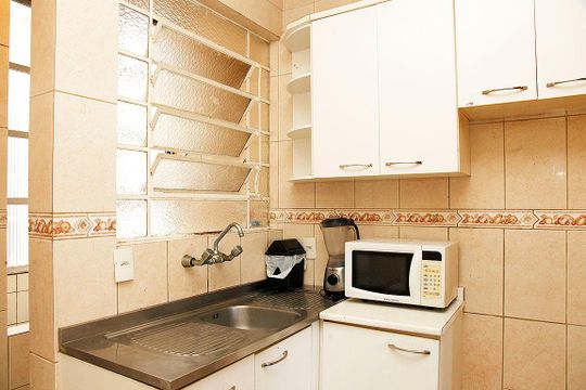 Cozinha + Área de Serviço de apartamento para alugar com 2 quartos, 63m² em Santana, Porto Alegre