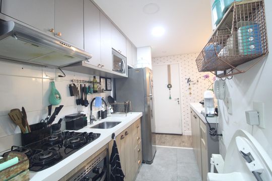 Cozinha de apartamento à venda com 2 quartos, 61m² em Vila Isa, São Paulo
